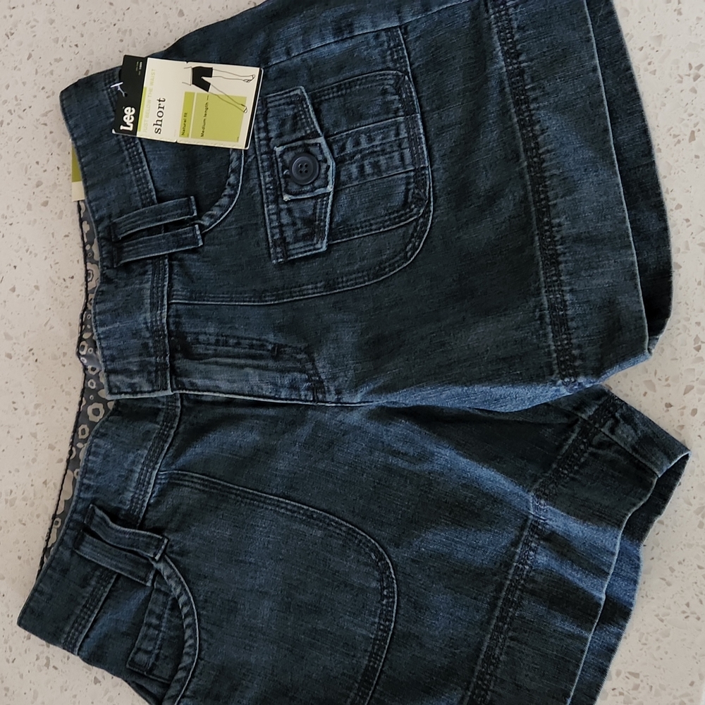 Lee ladies denium shorts size 6 medium